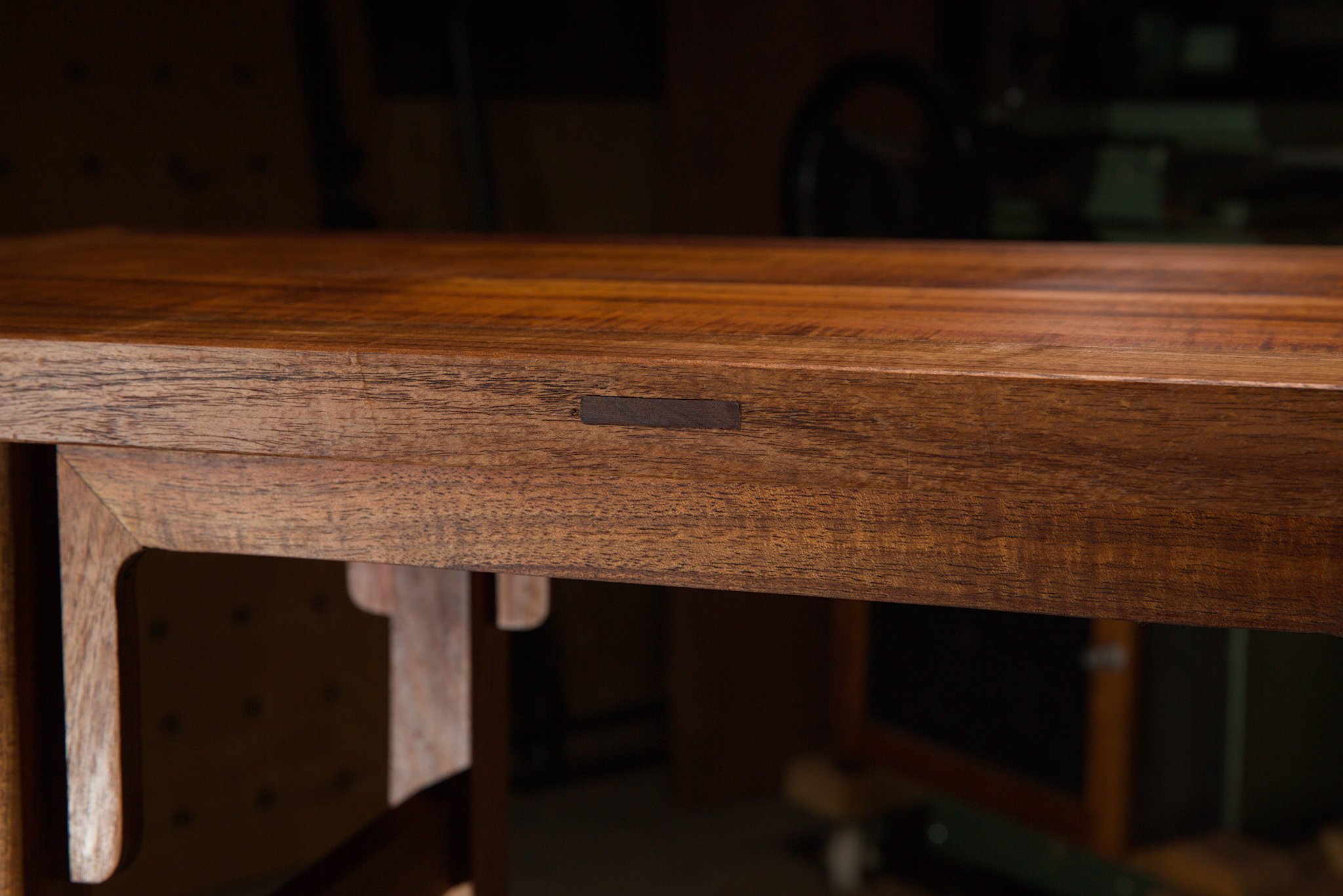 Àn Table in Blackwood