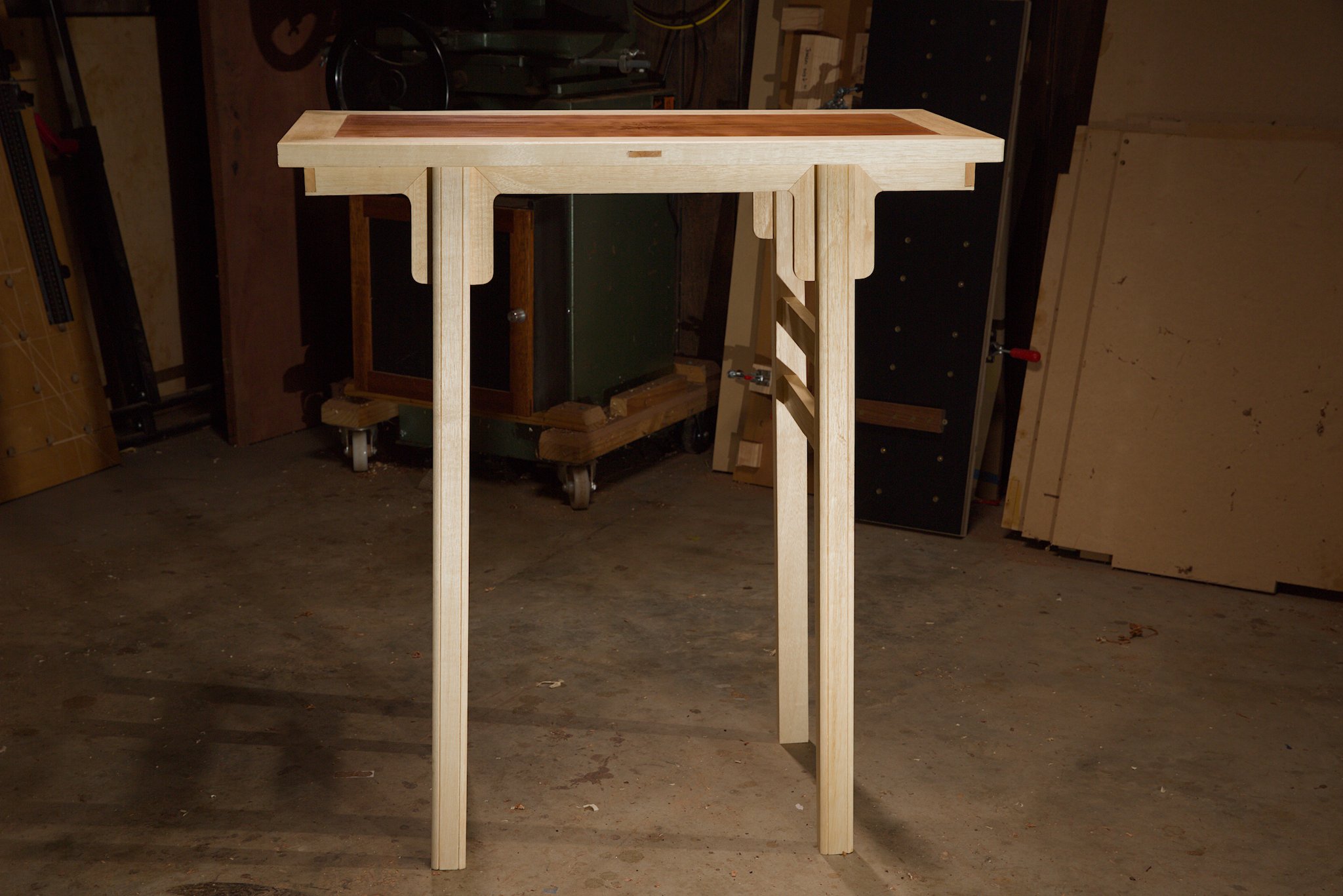 Àn Table in Silver Ash and Myrtle